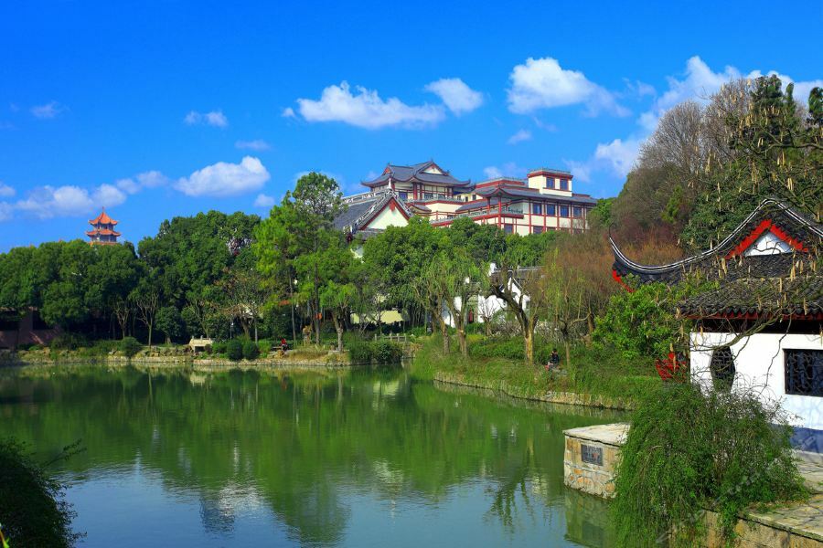 Guhua Garden 3*